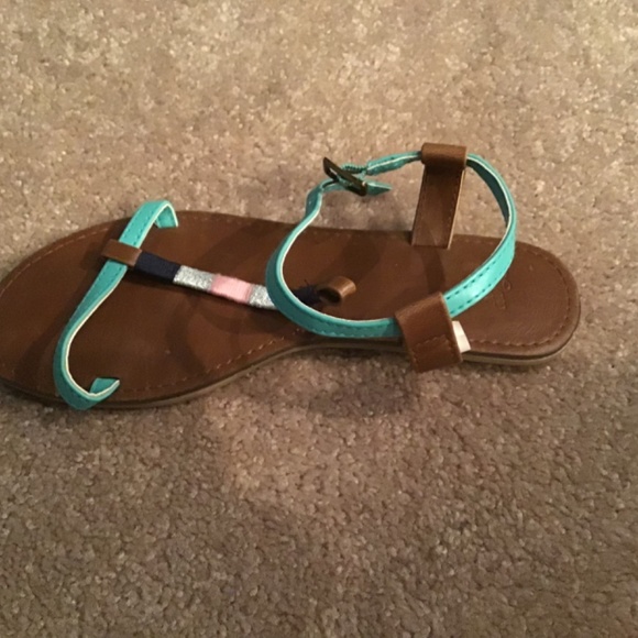 Comfortable flat sandals for girls - Picture 6 of 8